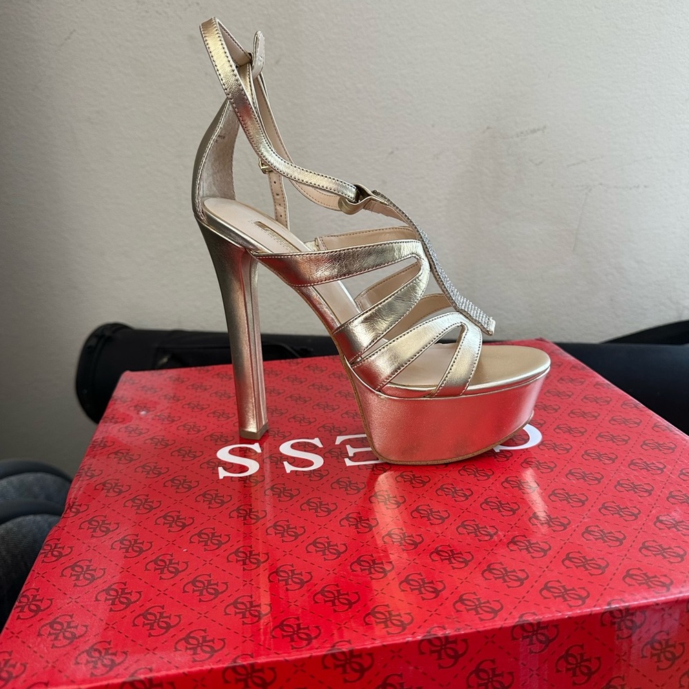 DAVANDA Guess Heels